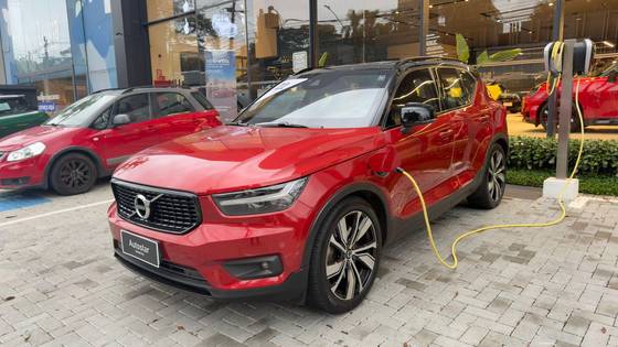 VOLVO XC40 1.5 T5 RECHARGE R-DESIGN GEARTRONIC VOLVO XC40 1.5 T5 RECHARGE R-DESIGN GEARTRONIC